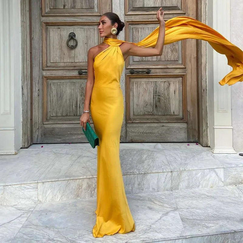 Robe Longue Élégante Femme – Unie avec Nœud, Dos Nu, Sans Manches, Épaules Dénudées – Style Halter, Coupe Cintrée – Nouvelle Collection Été 2025