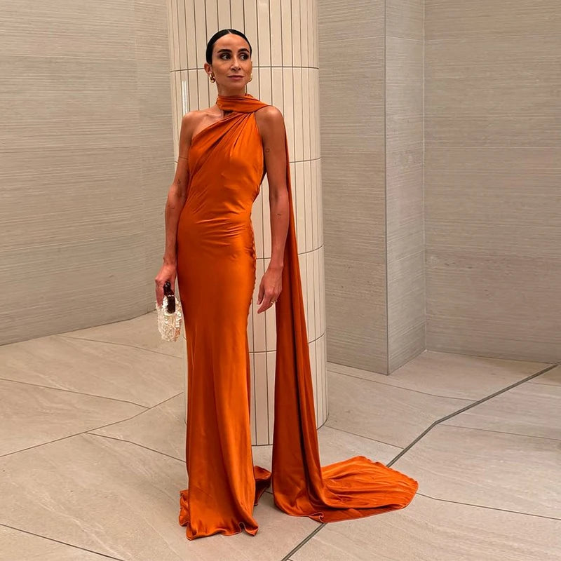Robe Longue Élégante Femme – Unie avec Nœud, Dos Nu, Sans Manches, Épaules Dénudées – Style Halter, Coupe Cintrée – Nouvelle Collection Été 2025