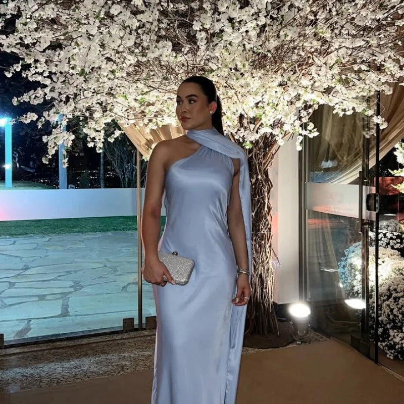 Robe Longue Élégante Femme – Unie avec Nœud, Dos Nu, Sans Manches, Épaules Dénudées – Style Halter, Coupe Cintrée – Nouvelle Collection Été 2025