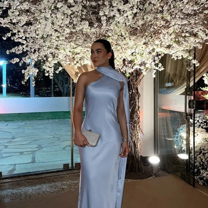 Robe Longue Élégante Femme – Unie avec Nœud, Dos Nu, Sans Manches, Épaules Dénudées – Style Halter, Coupe Cintrée – Nouvelle Collection Été 2025